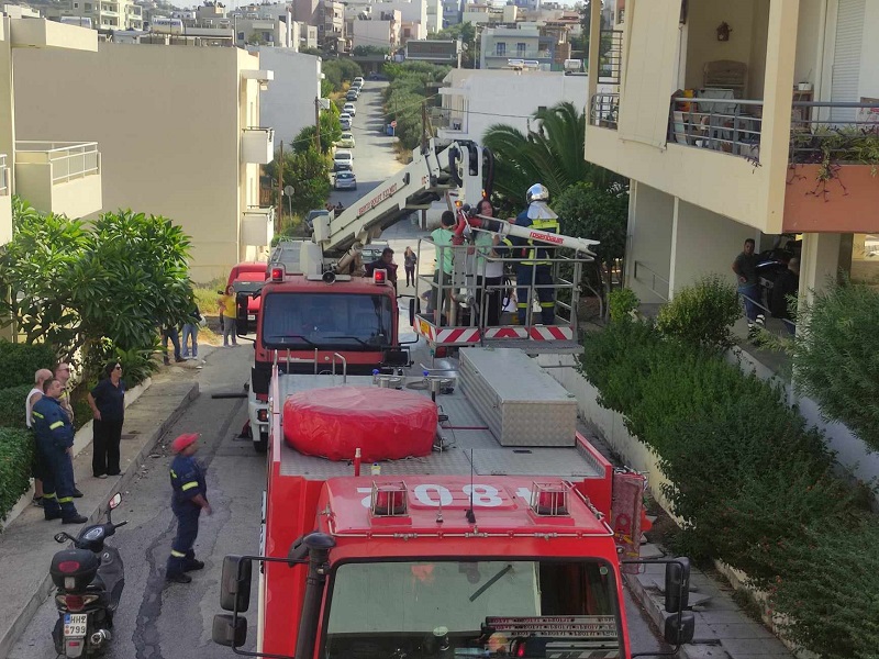 A fire in an apartment building in Heraklion revealed hidden bullets in the basement