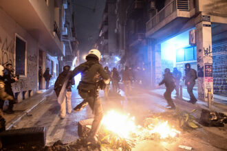 Attacks with Molotov cocktails on policemen on Saturday night in Exarchia