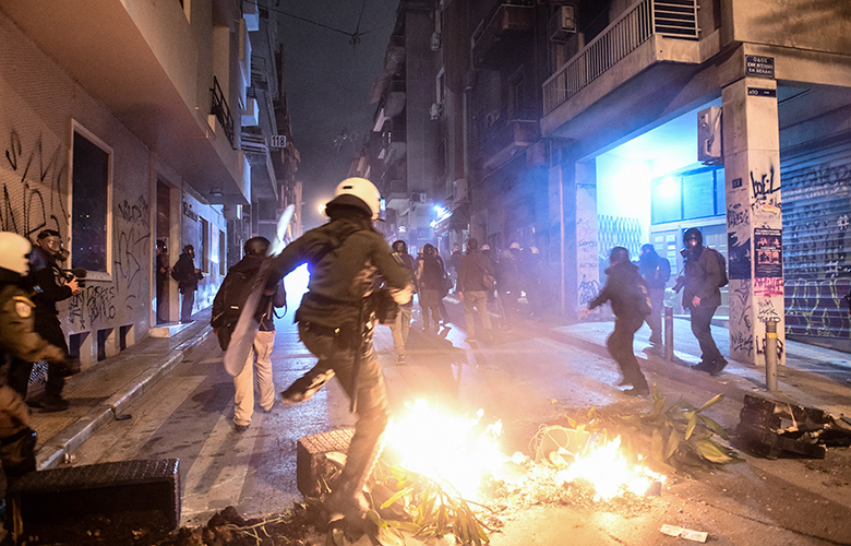 Attacks with Molotov cocktails on policemen on Saturday night in Exarchia