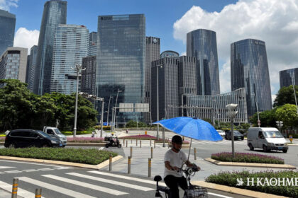 Empty skyscrapers, empty offices in the new "Hong Kong" of China