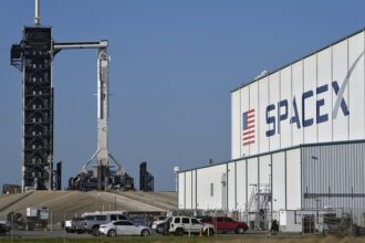 SpaceX will put four European satellites into orbit with its rockets