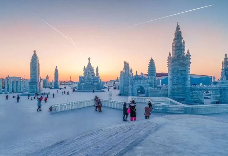 China's 'snow city' attracts record number of tourists for New Year's holiday