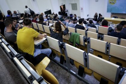 Digital semester exams at universities so that the semester is not lost due to occupations