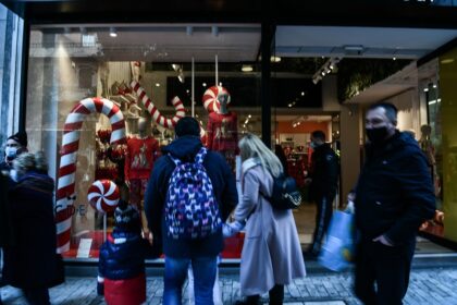 The market is in a festive mood – The opening hours of the shops