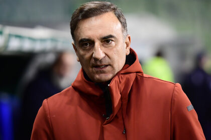 Carlos Carvalhal left the Olympiakos bench