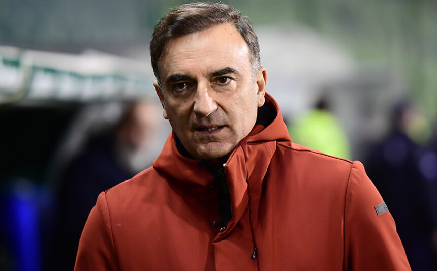 Carlos Carvalhal left the Olympiakos bench