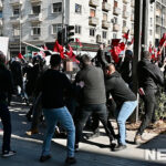 Tension and violence between student groups in Propylaia before the march against private universities begins - There are injured