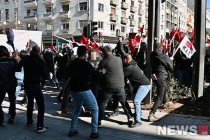 Tension and violence between student groups in Propylaia before the march against private universities begins - There are injured