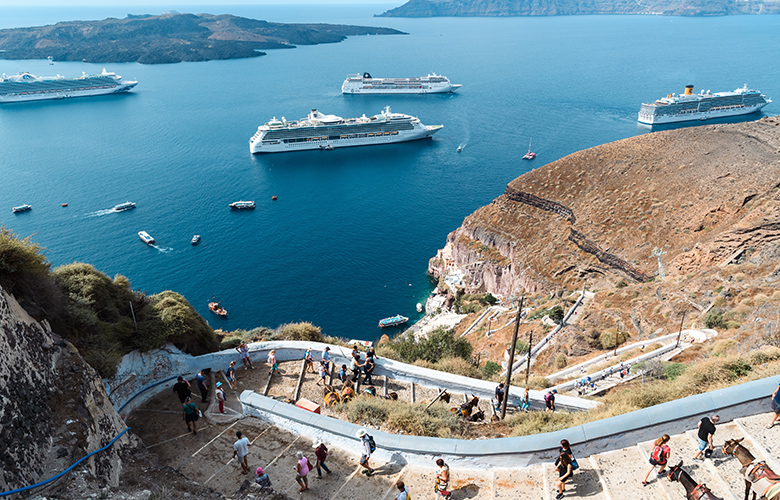 Cruise tourists will pay a fee of 20 euros to disembark in Mykonos and Santorini