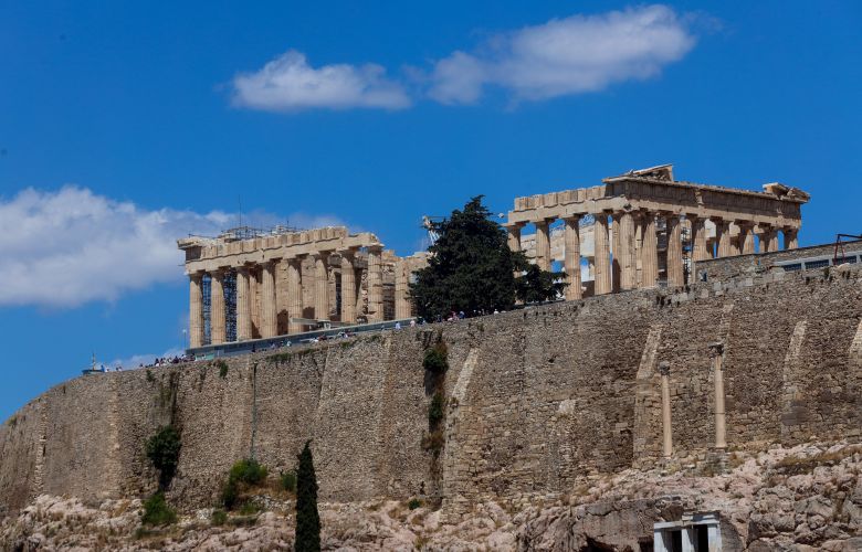 Free guided tours to historical parts of the city by the Municipality of Athens