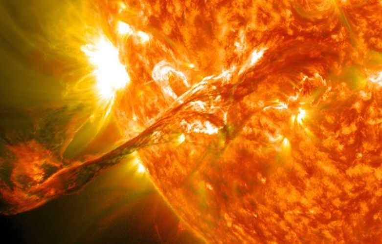 Powerful solar storm headed for Earth