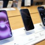 Soaring demand for pre-orders of the new iPhone in Russia even though it is... hot