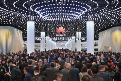 What will a smart digital world with smart connectivity look like according to Huawei