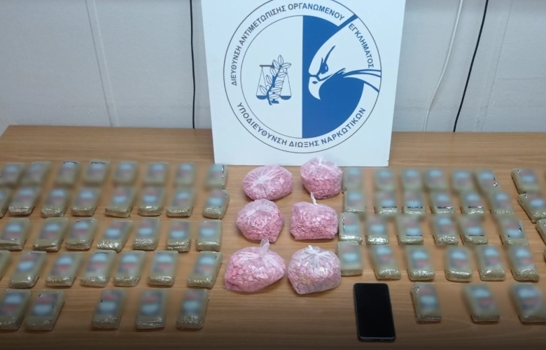 A member of an international ring was arrested in "Eleftherios Venizelos" with over 7.5 kg of cannabis "chocolate" and 4,770 drug tablets