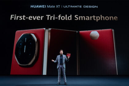 The first triple foldable smartphone in the world by Huawei