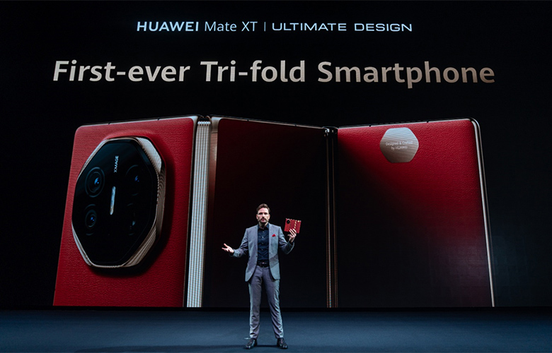 The first triple foldable smartphone in the world by Huawei